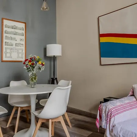 Pantheon Square, Comfort, Super Kingsize Bed Apartment *