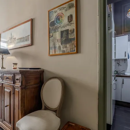 Pantheon Square, Comfort, Super Kingsize Bed