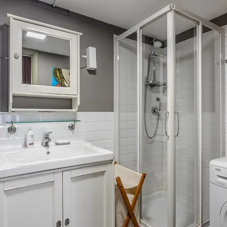 Pantheon Square, Comfort, Super Kingsize Bed Apartment